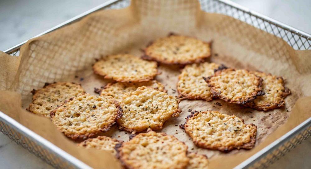 Cottage cheese chips in de airfryer (huttenkase)