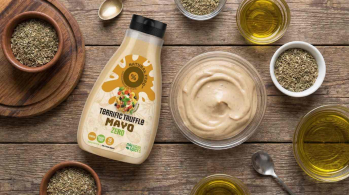 truffel mayonaise in een schaaltje met een fles terrific truffle ernaast